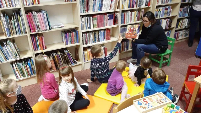 Fotografija uz članak „GRADSKA KNJIŽNICA PAKRAC Predbožićni ugođaj za najmanje“