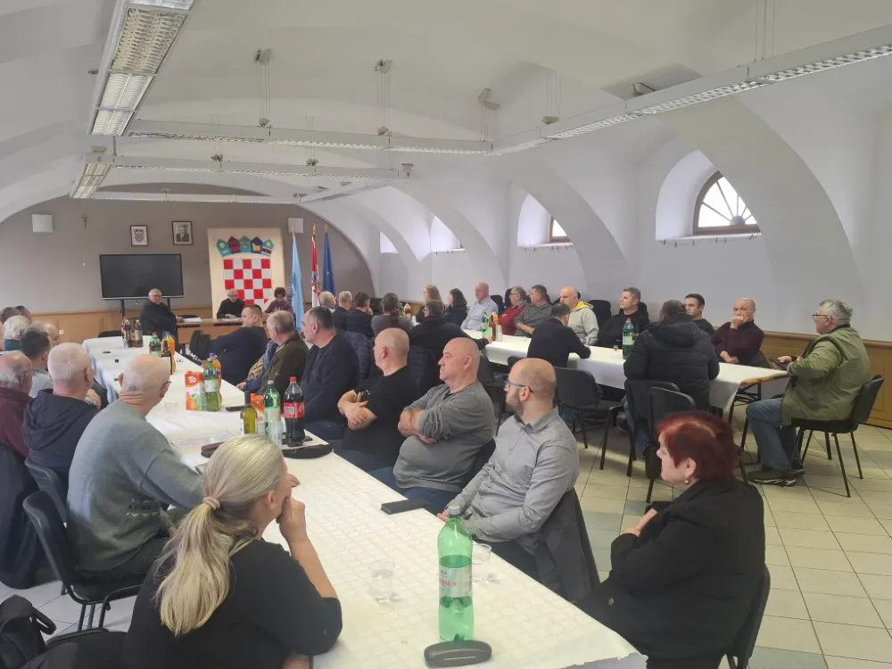 Fotografija uz članak „UDRUGA PČELARA PAKRAC-LIPIK Unatoč brojnim izazovima pčelari nastavljaju s kvalitetnim radom“