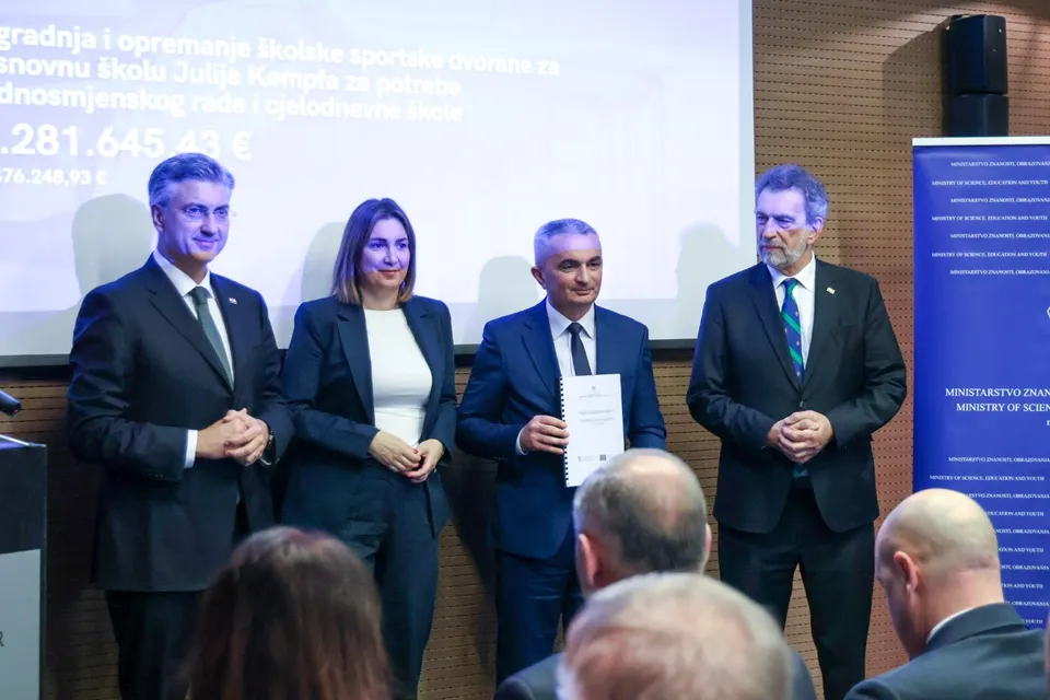 Fotografija uz članak „U Požeško-slavonsku županiju pristigla sredstva za tri nove sportske dvorane“