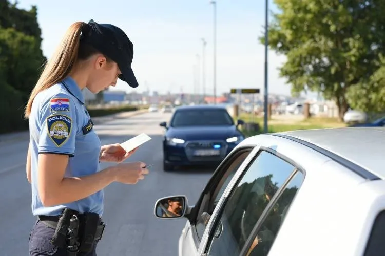 Prometna policija kontrola