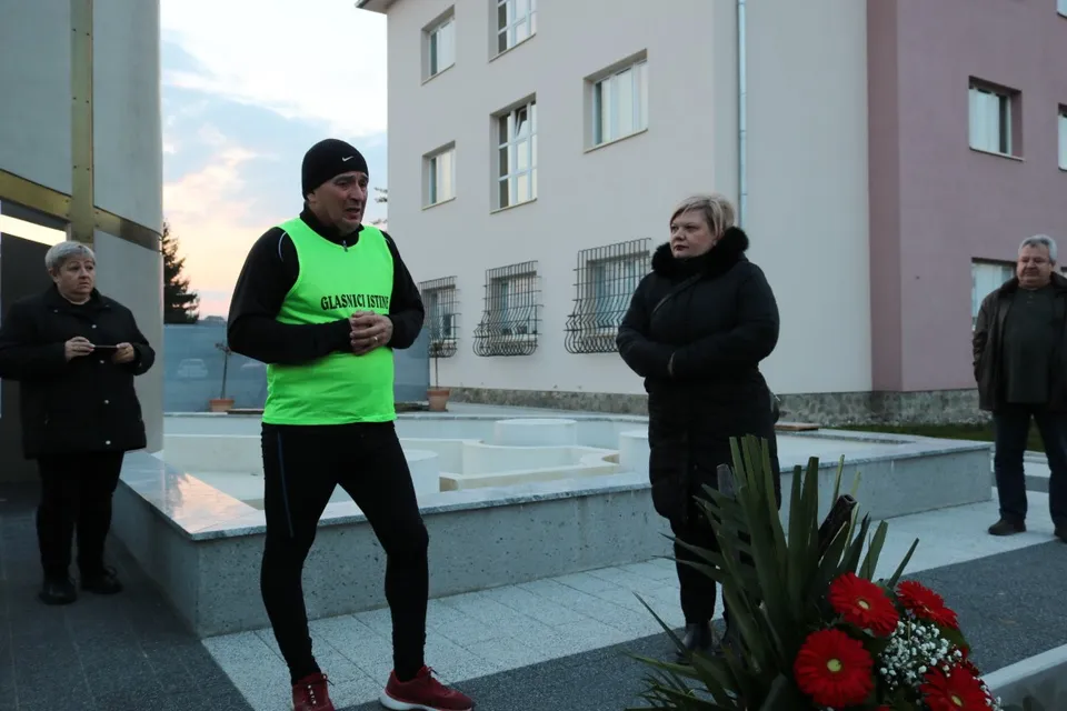 Fotografija uz članak „UDRUGA MARATONACA „GLASNICI ISTINE“ Ultramaratonom povezali Pakrac i Slatinu“