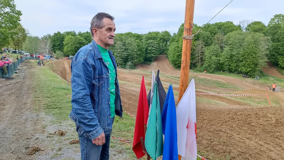 Fotografija uz članak „MOTOCROSS UTRKA „BLJESAK“ 2022: Vrhunska nedjelja na Matkovcu, oduševio mladi Lenče“