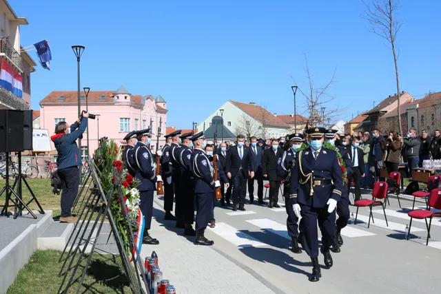 Fotografija uz članak „POVIJESNICA KOD SPOMENIKA HB: Prijeđen dug put s brojnim postignućima“