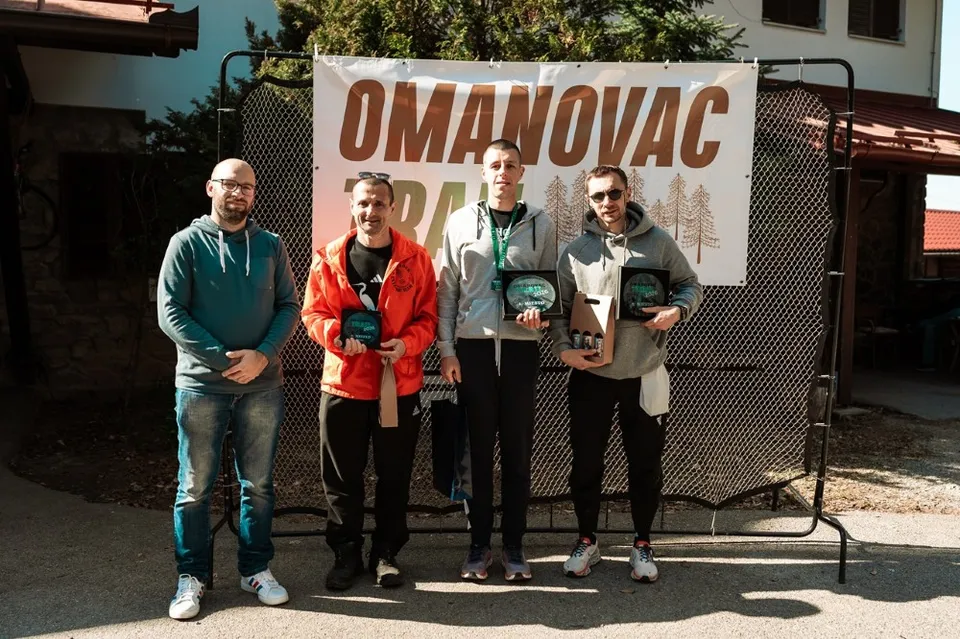 Najbrži_trkači_na_13_kilometarskoj_utrci_s_lijeva_Alen_Jakab_Leon_Željko_Barčan_Domagoj_Ivanagić_i_gradonačelnik_Novinc_foto_PHI_MEDIA_Antonio_Pejša
