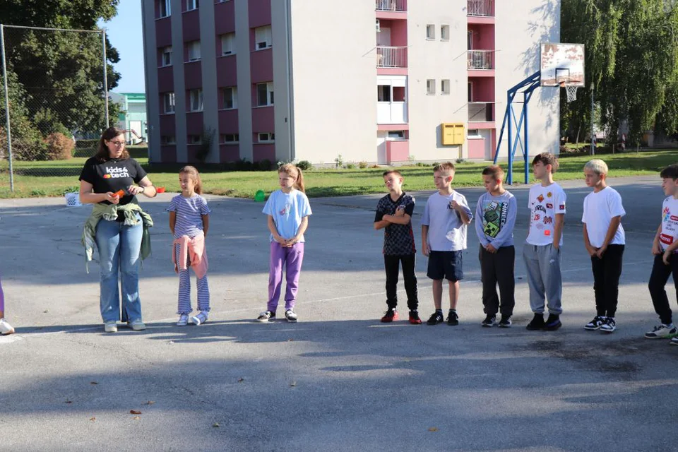 Fotografija uz članak „OŠ BRAĆE RADIĆA PAKRAC "Mobilni STEM laboratorij je došao u našu školu"“