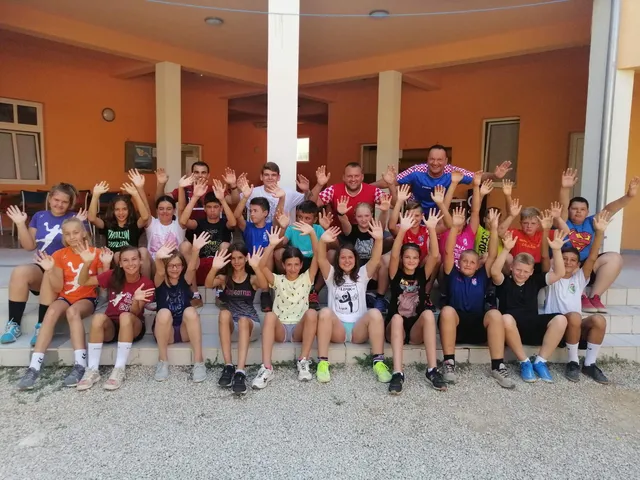 Fotografija uz članak „SPORT I LJETO Mladost LiPe boravi na Viru“
