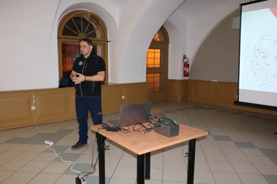 Fotografija uz članak „HGSS Prezentacija preventivnih i sigurnosnih mjera u slučaju potresa“