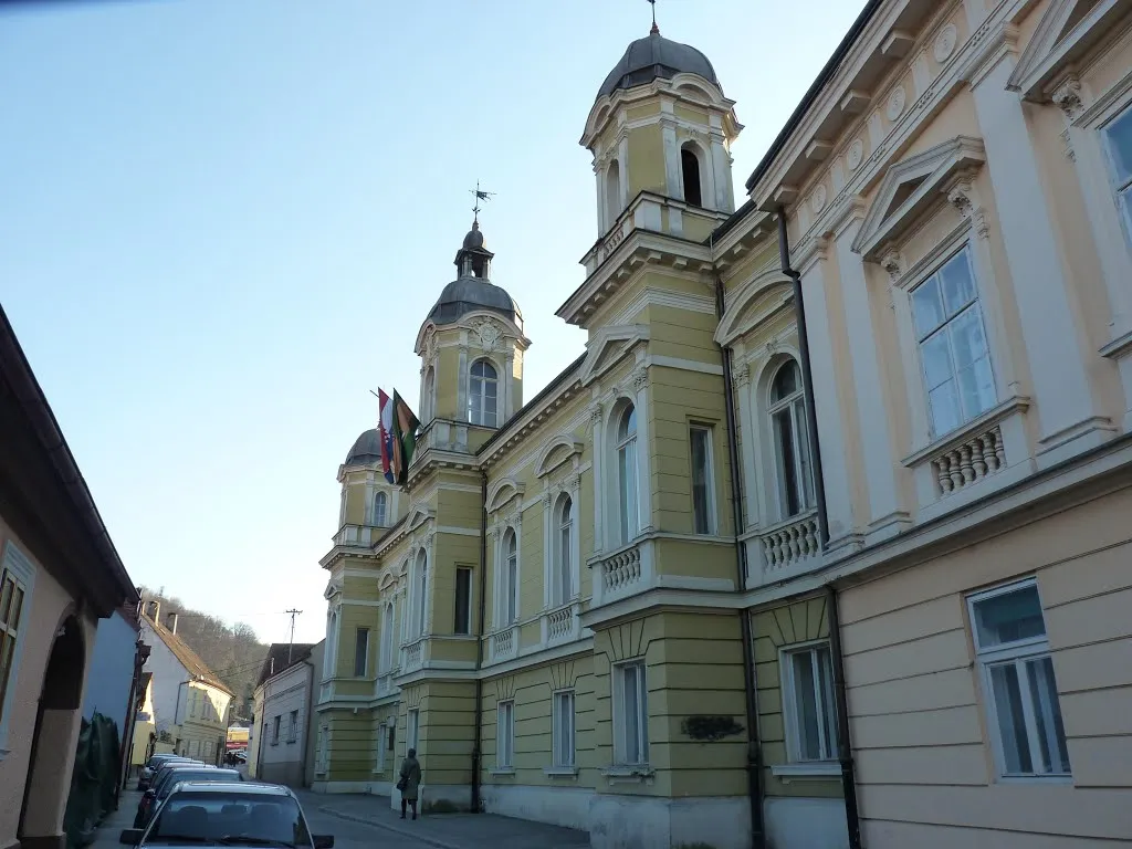 zgrada županije