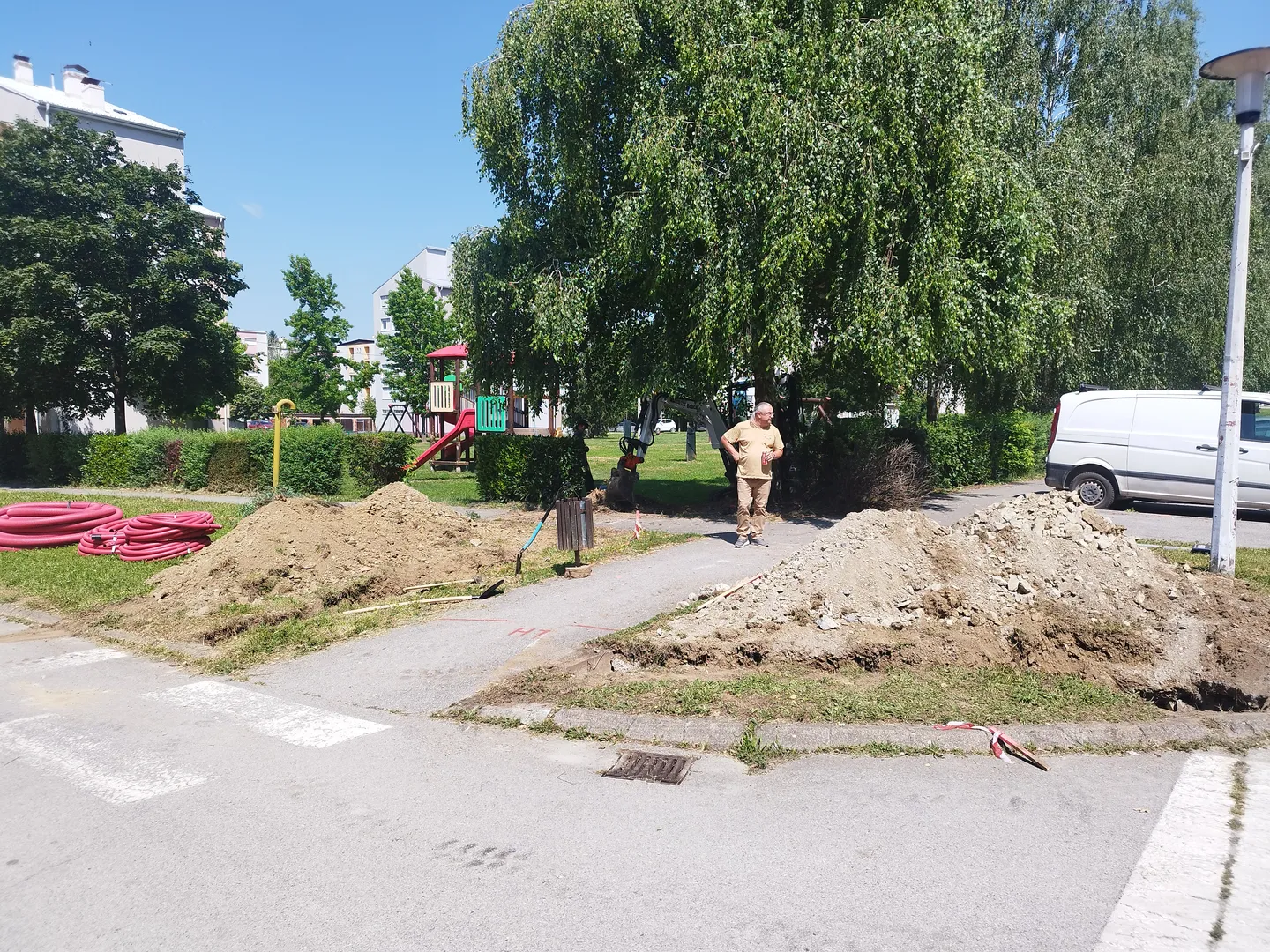 Fotografija uz članak „OBNOVA JAVNE RASVJETE NA „JUGU“ Do listopada bolja i kvalitetnija vidljivost“
