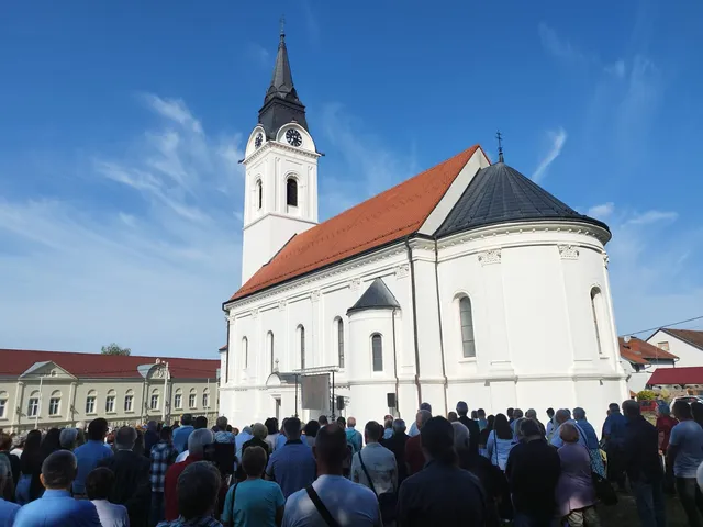 Fotografija uz članak „PISMO ČITATELJA PAKRAČKOG LISTA Obnova Saborne crkve Svete Trojice u Pakracu“