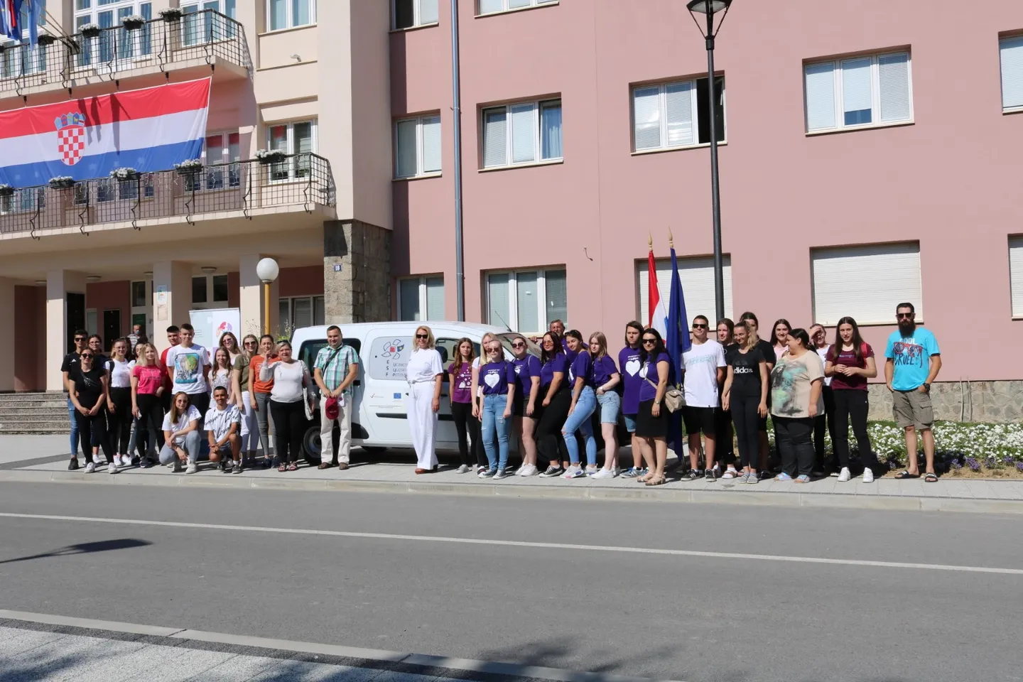 Fotografija uz članak „"AMBASADORI DOBROČINSTVA" Mobilnim timovima novo električno vozilo“
