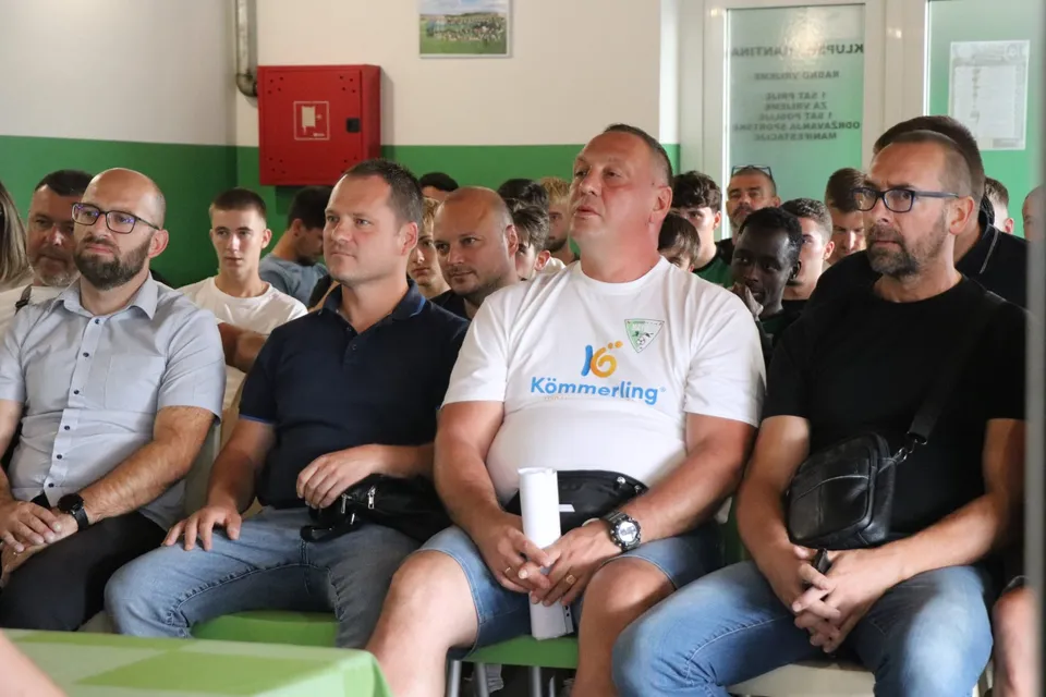 Fotografija uz članak „IZBORNA SKUPŠTINA HAJDUKA Robert Matijašević novi predsjednik“