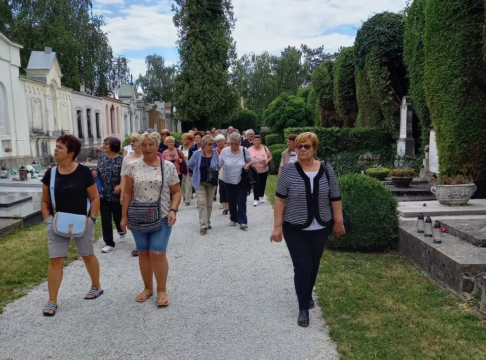 Fotografija uz članak „(PROMO) „ZAJEDNO U DRUGU MLADOST“ Umirovljenici uživali na izletu u Trakošćanu i Varaždinu“