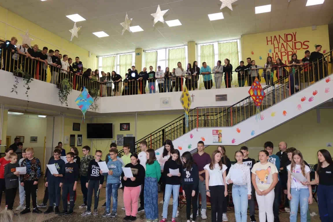 Fotografija uz članak „U SKLOPU MEĐUNARODNOG ERASMUS PROJEKTA Pakračka osnovna škola domaćin učiteljima i učenicima iz pet država“