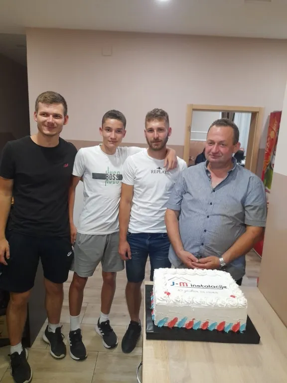 Fotografija uz članak „MATO JURIŠIĆ, INSTALATER Najveće mi je bogatstvo sjesti s obitelji svaki dan na ručak i večeru“