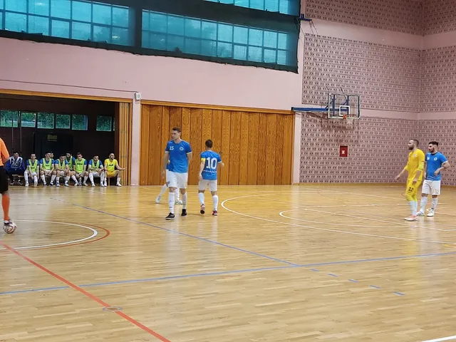 hmnk split igra