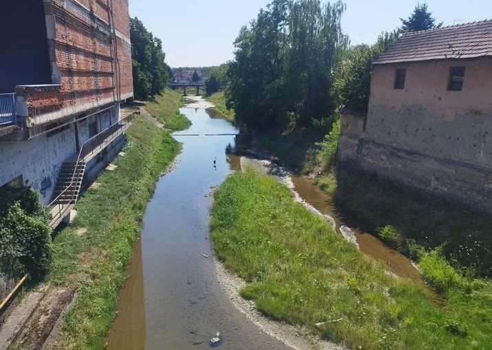 Fotografija uz članak „KRSTARENJE PAKROM KROZ 20 FOTKI Nekad podivljala rijeka postala „plitak potok““