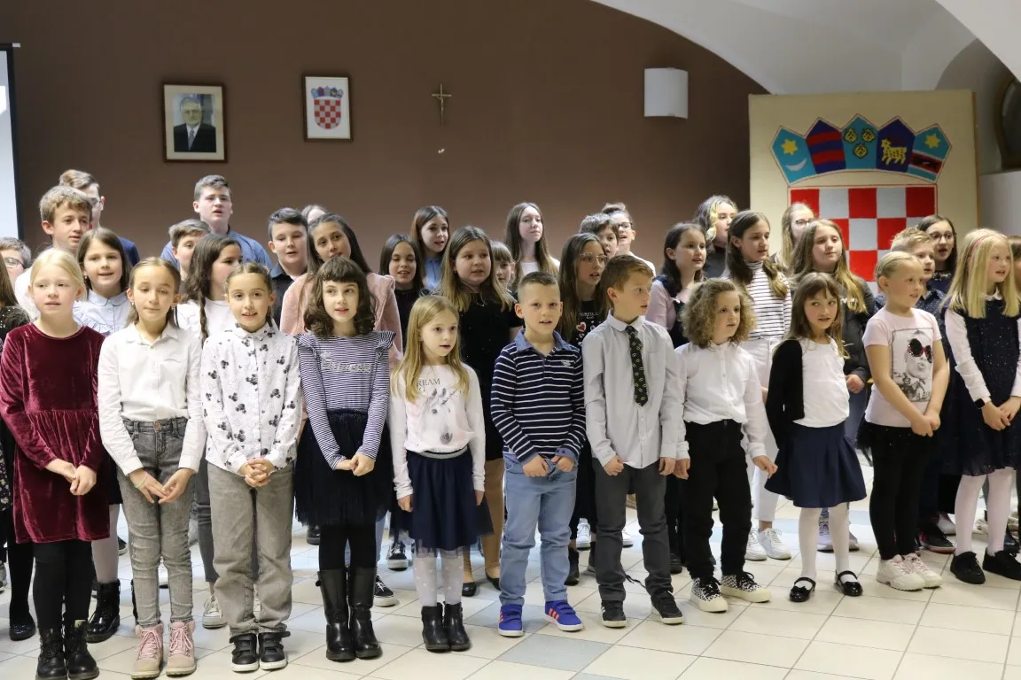 Fotografija uz članak „OSNOVNA GLAZBENA ŠKOLA PAKRAC Koncertom proslavljen Dan škole“