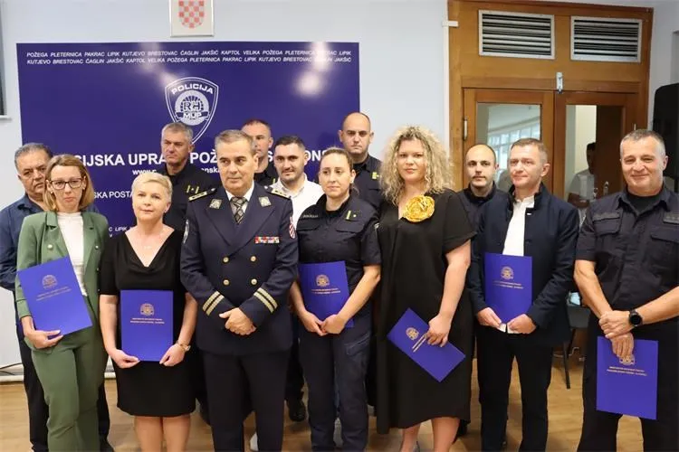 Fotografija uz članak „OBILJEŽEN DAN POLICIJE Šoštarić promaknut u samostalnog policijskog inspektora“