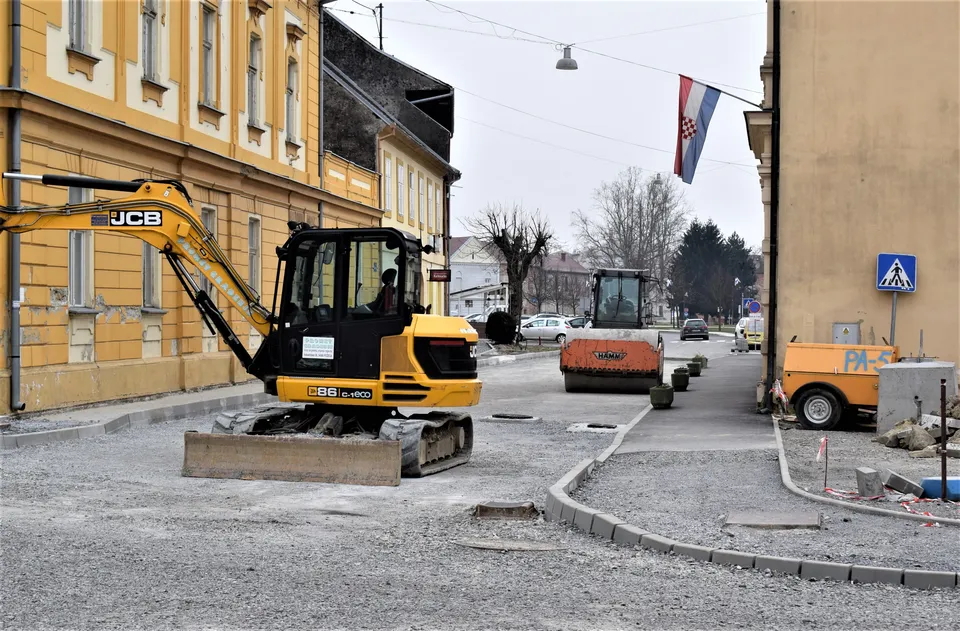 radovi trg 2 23