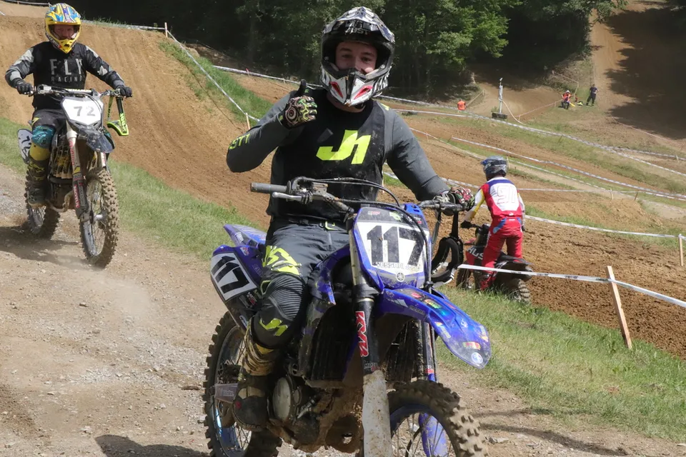 Fotografija uz članak „MOTOCROSS UTRKA BLJESAK U briljantnim duelima Lenčeu pobjeda izmakla za 13 stotinki, braća Tessari na postolju“