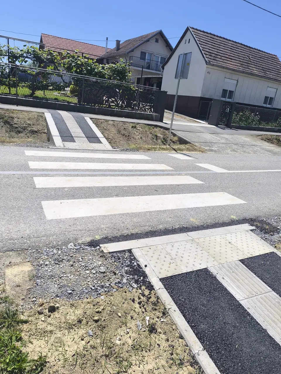 Fotografija uz članak „PROMETNA INFRASTRUKTURA Novim uspornicima i pješačkim prijelazima povećana sigurnost“