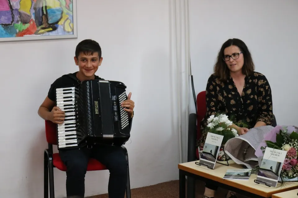 poezija harmonika