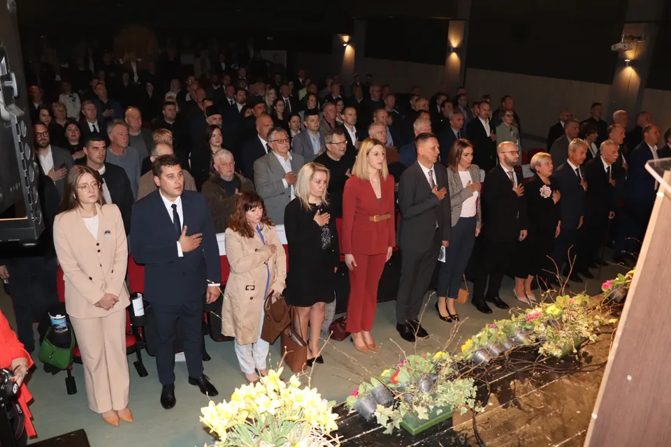 Fotografija uz članak „SVEČANA SJEDNICA GV PAKRAC Od ratnog razaranja do grada budućnosti i uspjeha“