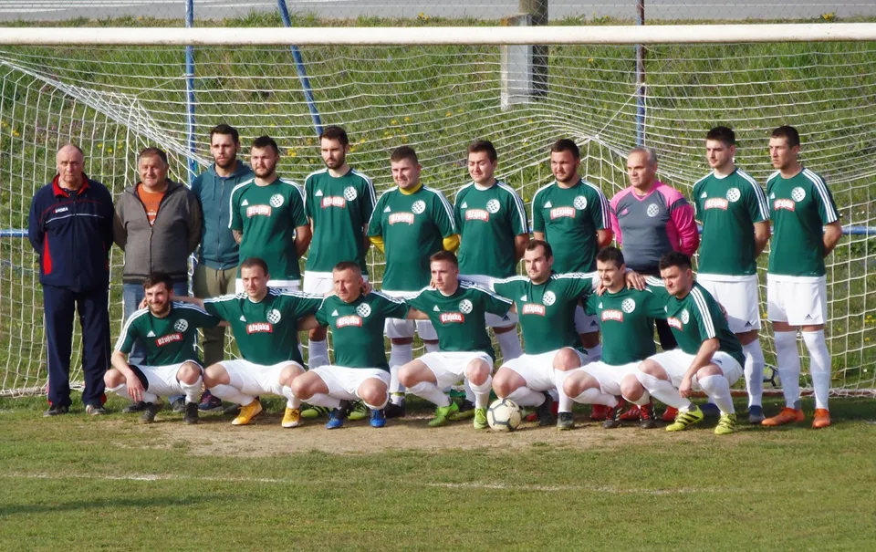Fotografija uz članak „SUSJEDSKI DERBI U OBRIJEŽI Croatia pobijedila Dobrovac“