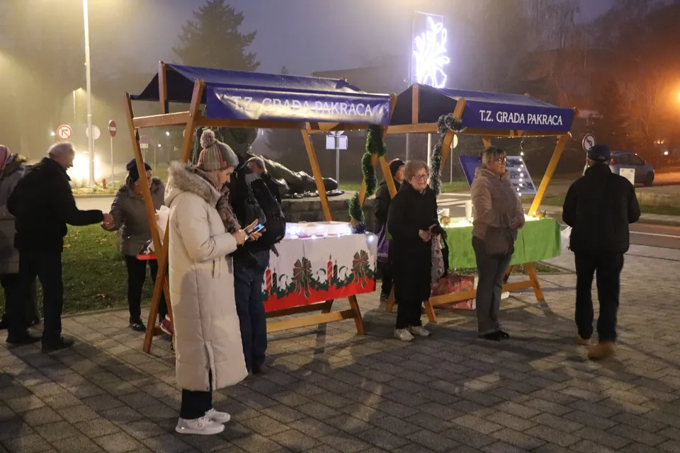 Fotografija uz članak „Paljenje druge adventske svijeće u Pakracu“