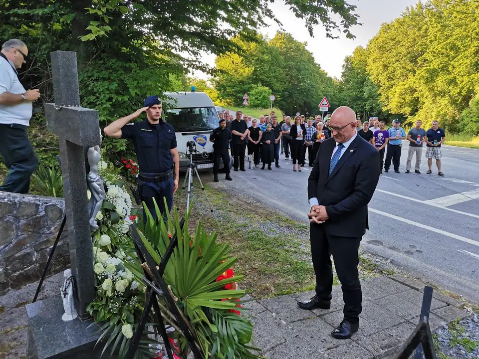 Fotografija uz članak „KOMEMORACIJA VLADI LAUČANU: 30. obljetnica mučkog ubojstva hrvatskog heroja“