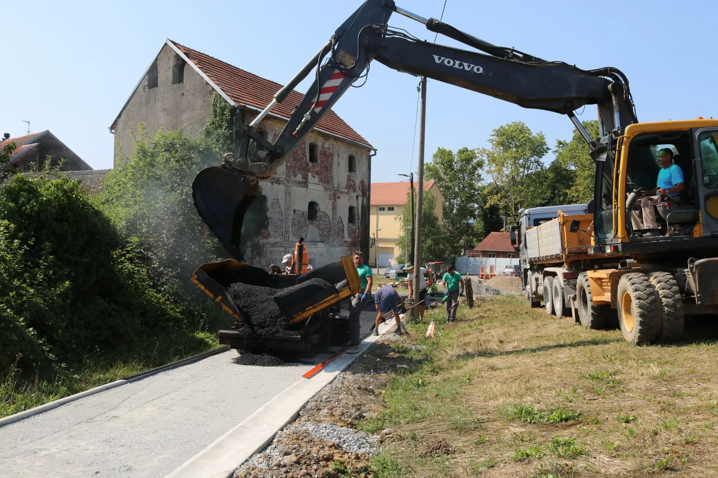 šetnica asfalt