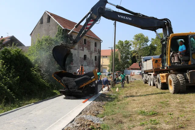 šetnica asfalt