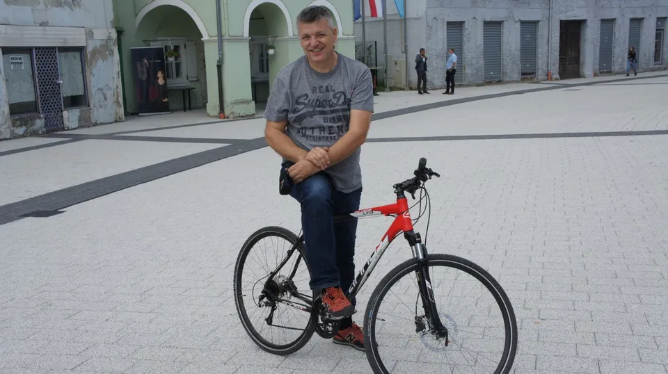 Božo Savi na biciklu