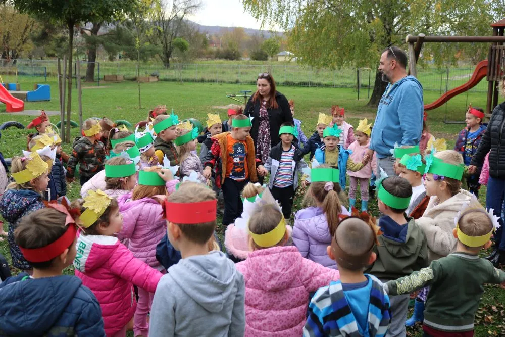 Fotografija uz članak „DJEČJI VRTIĆ MASLAČAK U JESENSKOM RUHU Mali umjetnici i njihove jesenske čarolije“