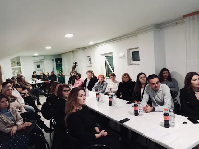 Fotografija uz članak „ZAJEDNICA ŽENA KATARINA ZRINSKI Prigodnim predavanjem obilježile Međunarodni dan borbe protiv nasilja nad ženama“