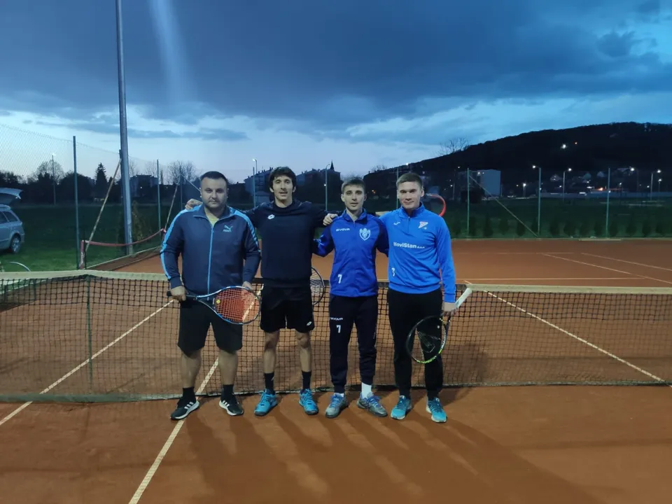 Fotografija uz članak „TENISKA LIGA PAROVA Ligu predvode Gurdon/J. Rosić i Hofman/Ajman“