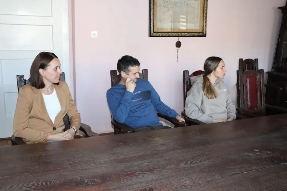 Fotografija uz članak „MLADI PONOSI GRADA PAKRACA Gradonačelnik ugostio zlatnu kuglačicu Lorenu Zubalj“