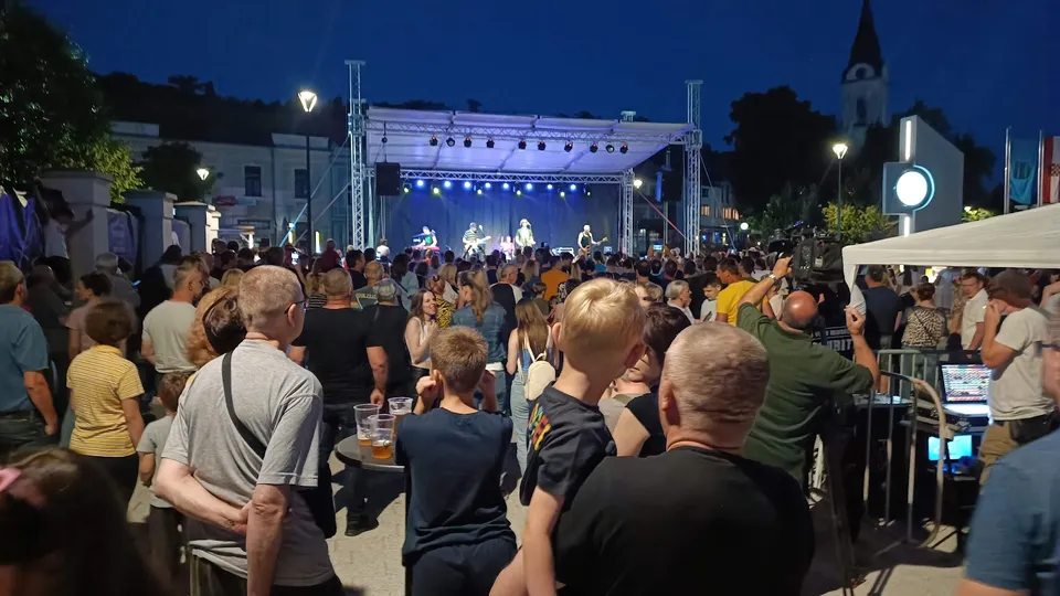 Fotografija uz članak „DOBRO DVORIŠTE U KURIJI / Gotovo savršen Multi-dan za kraj 10. Multipaka“