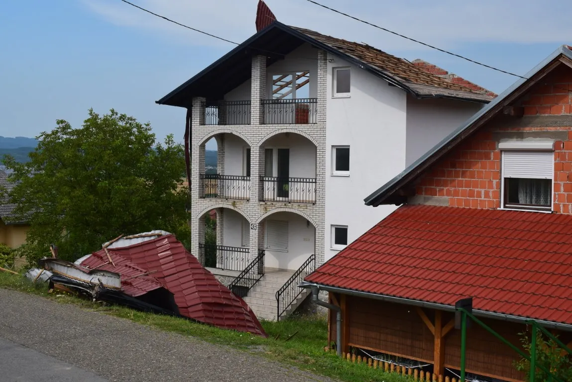 Fotografija uz članak „ODŠTETA ZBOG NEVREMENA Pakračanima isplaćeno 25 tisuća eura“
