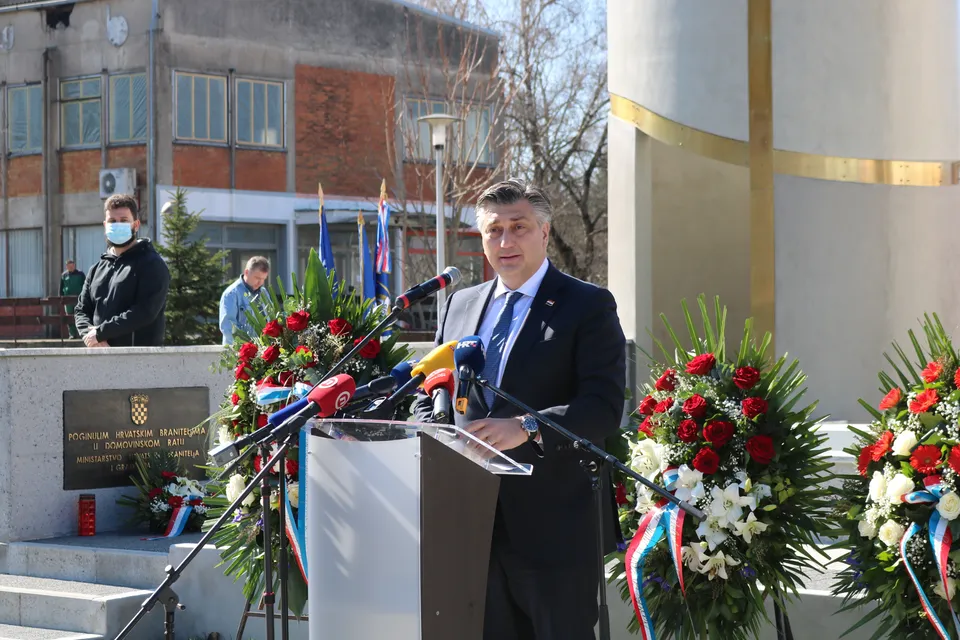 Fotografija uz članak „POVIJESNICA KOD SPOMENIKA HB: Prijeđen dug put s brojnim postignućima“