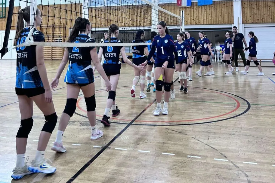 Fotografija uz članak „ODBOJKA Sve kategorije krenule s natjecanjima, odličan start najmlađih odbojkašica“