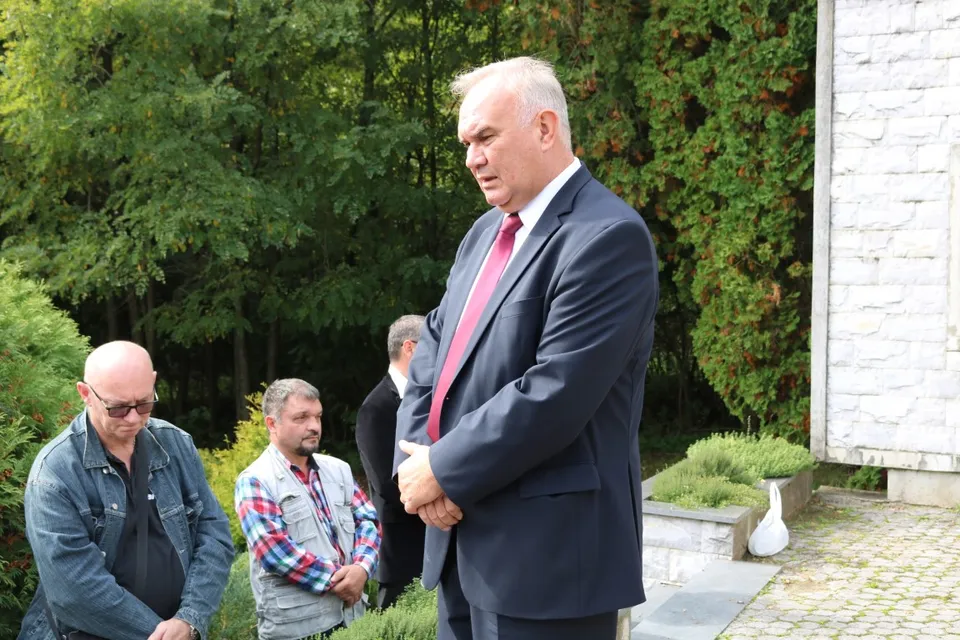 troga španovica