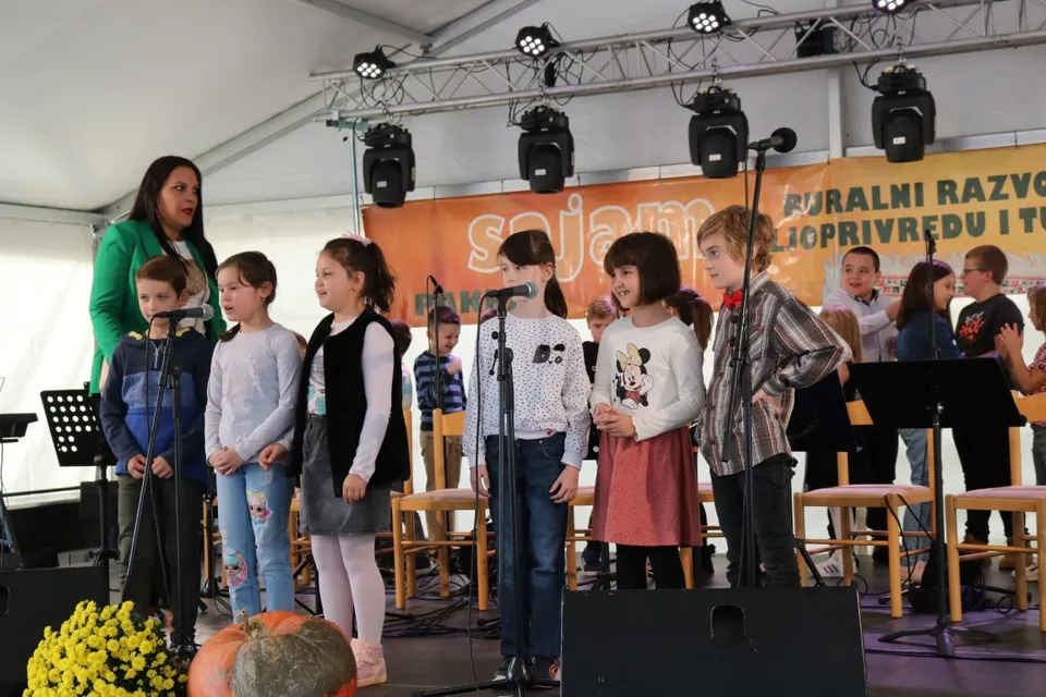 oš kornelija