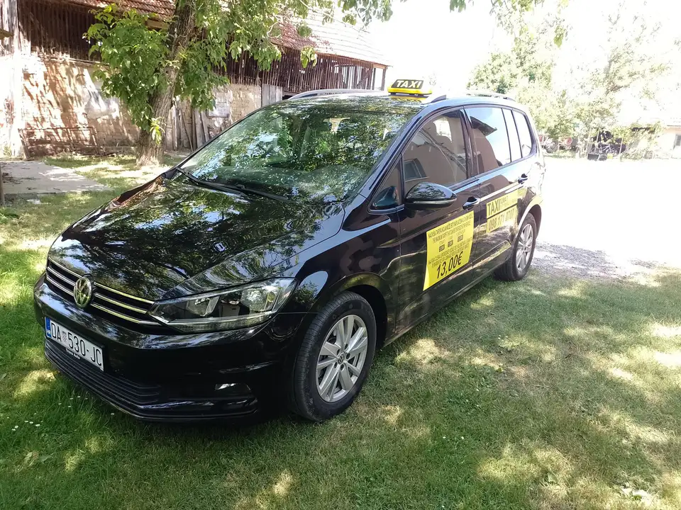 Fotografija uz članak „(PROMO) TAXI TOMA T. „Osim prijevoza, odlazim u trgovinu po namirnice i po stvari koje ste zaboravili ponijeti"“