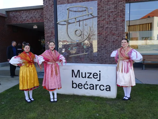 Fotografija uz članak „U PLETERNICI OTVOREN INTERPRETACIJSKI CENTAR MUZEJ BEĆARCA Dobro došli u jedinstveni hram slavonskog života i identiteta“