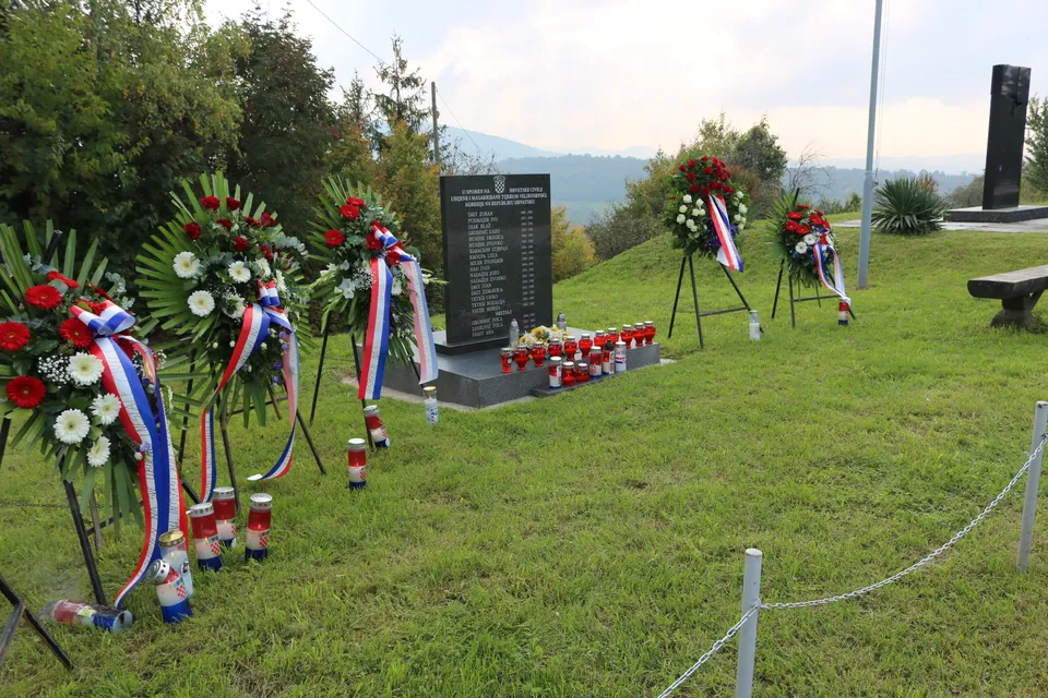 Spomenik_u_vinogradima