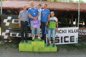 Fotografija uz članak „Biciklizam: "Titani" na postolju u Našicama“