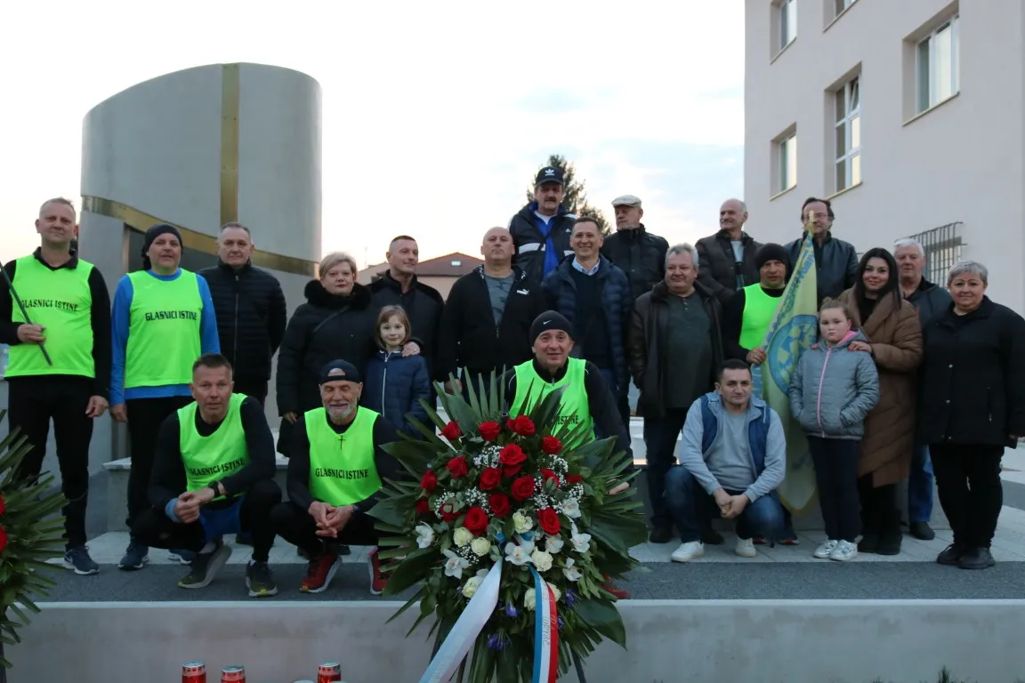 Fotografija uz članak „UDRUGA MARATONACA „GLASNICI ISTINE“ Ultramaratonom povezali Pakrac i Slatinu“