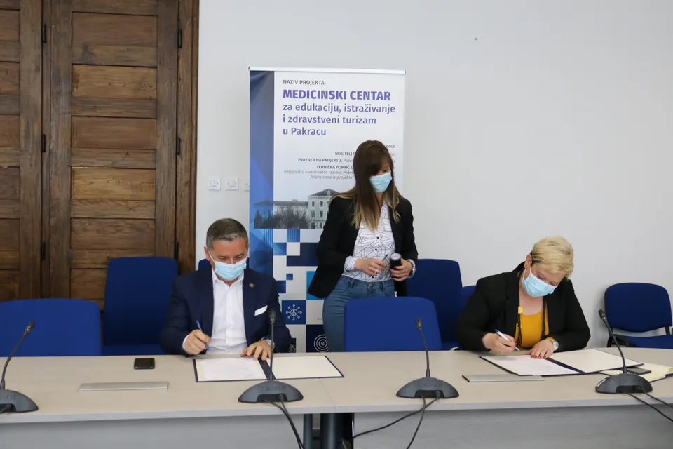 potpis ugovora